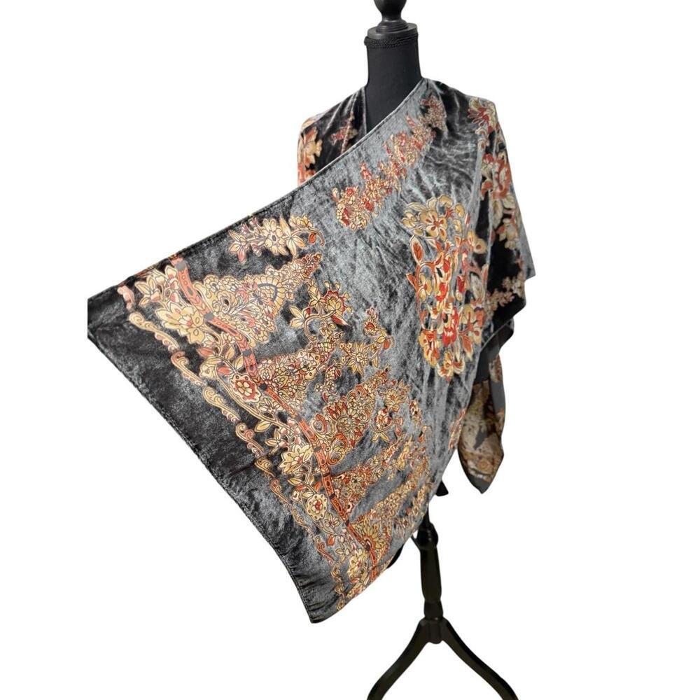 Sacchi Floral Velvet Ruana Coverup OS Black Brown Cape Shawl 3/4 Sleeves Boho - Picture 3 of 6